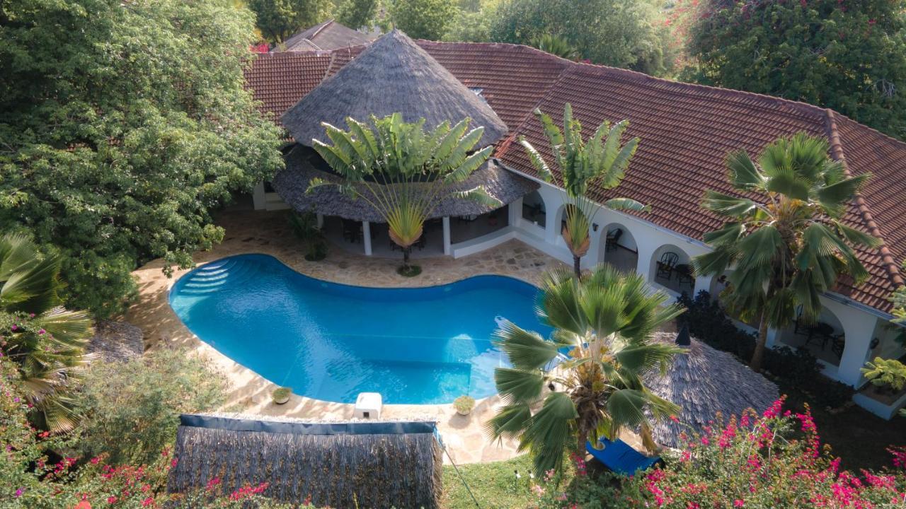 Zarafa House Bed & Breakfast เดียนีบีช ภายนอก รูปภาพ