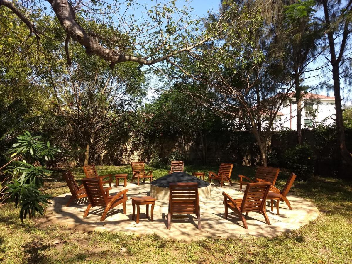 Zarafa House Bed & Breakfast เดียนีบีช ภายนอก รูปภาพ