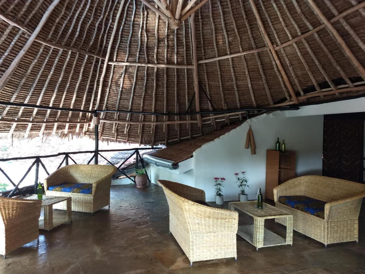Zarafa House Bed & Breakfast เดียนีบีช ภายนอก รูปภาพ