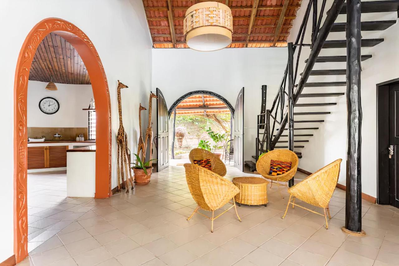 Zarafa House Bed & Breakfast เดียนีบีช ภายนอก รูปภาพ